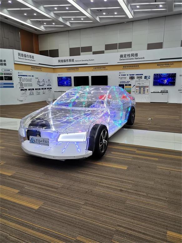 三明透明车模型